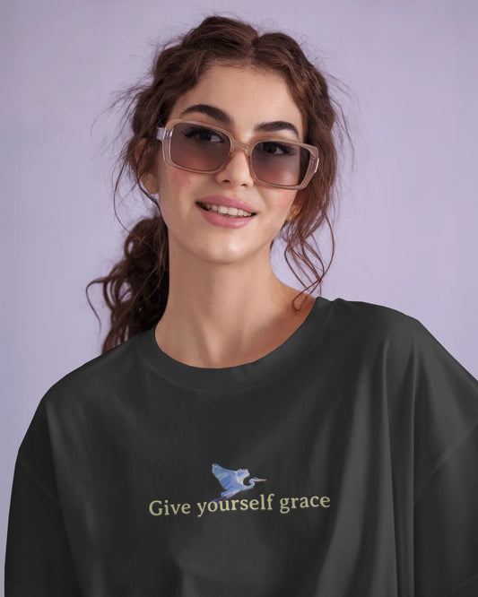 GIVE YOURSELF GRACE MINI LOGO TSHIRT